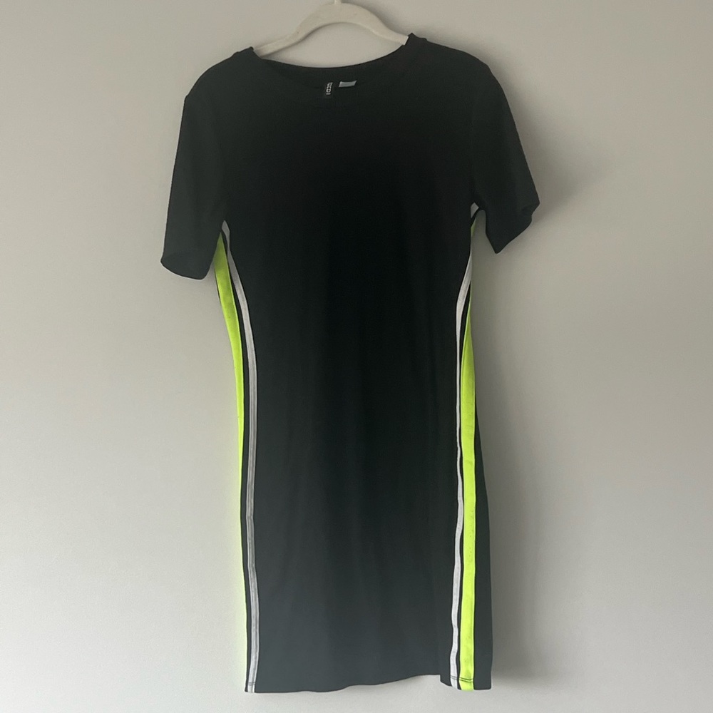 Divided Short Sleeve Bodycon Dress